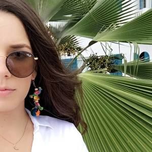 Meet your Posher, Lorena